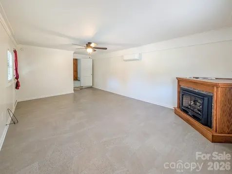 39 Hawthorne Lane Burnsville NC 28714