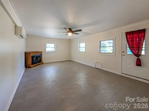 39 Hawthorne Lane Burnsville NC 28714