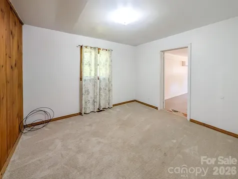 39 Hawthorne Lane Burnsville NC 28714