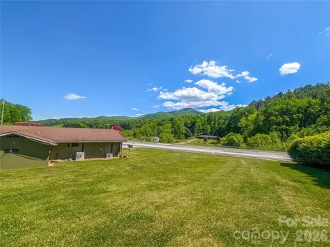39 Hawthorne Lane Burnsville NC 28714