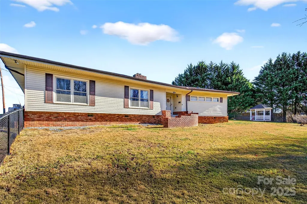 60 Greenwood Drive Marion NC 28752