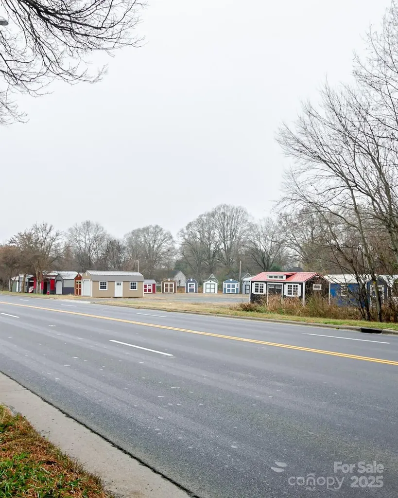 1119 Us Highway 52 Highway N Albemarle NC 28001