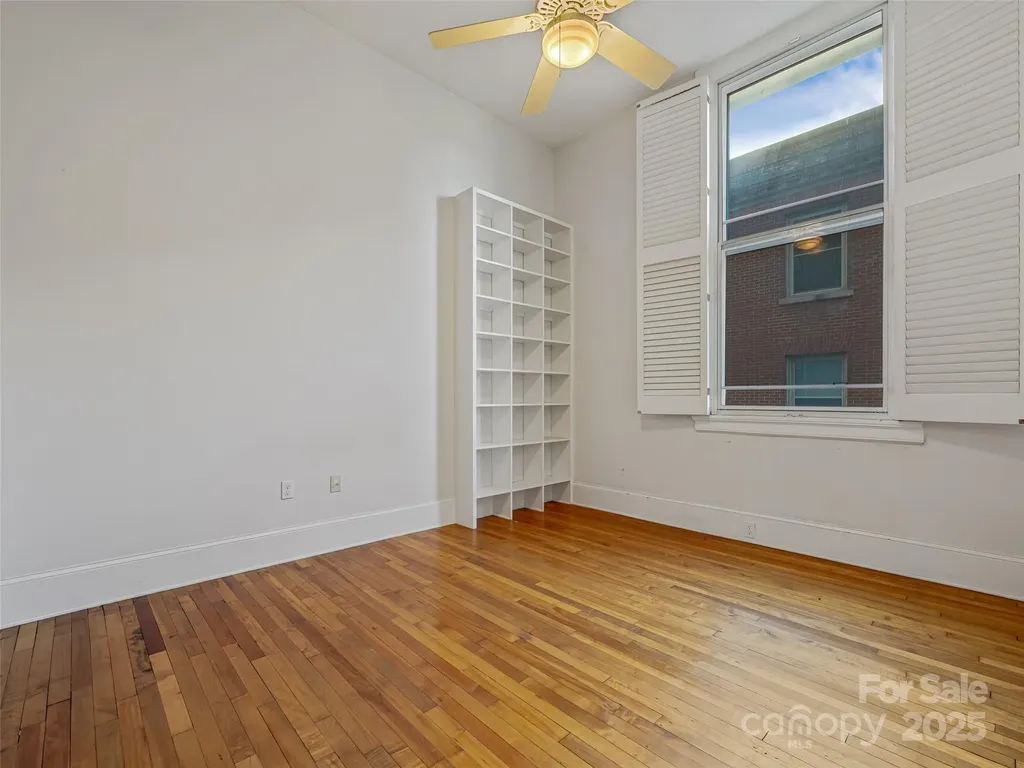 84 W Walnut Street Asheville NC 28801