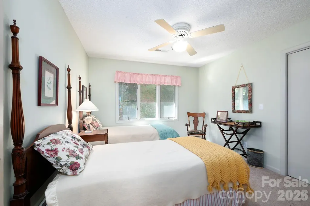 481 Overlook Drive Mars Hill NC 28754