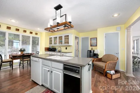 481 Overlook Drive Mars Hill NC 28754
