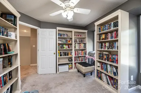 1472 Sweetbriar Lane Hickory NC 28602