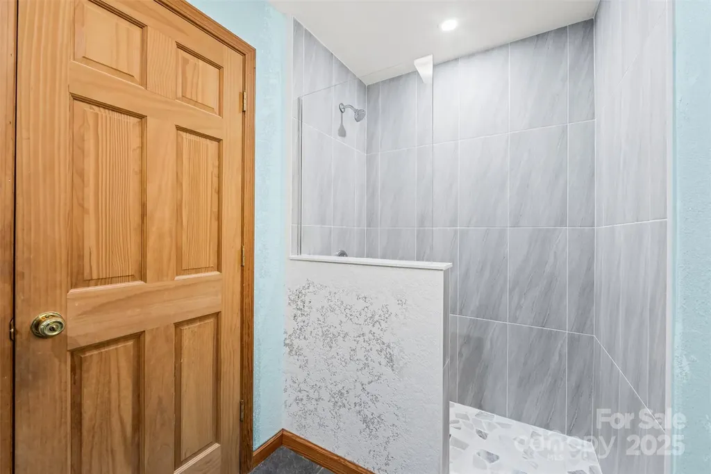 336 Berry Lane Bryson City NC 28713