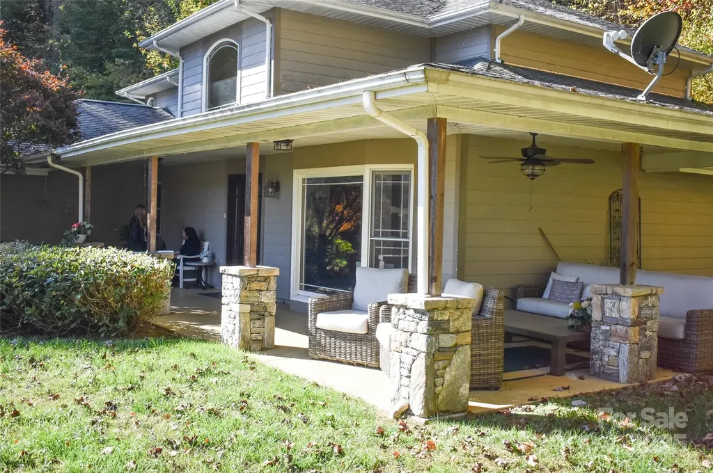336 Berry Lane Bryson City NC 28713