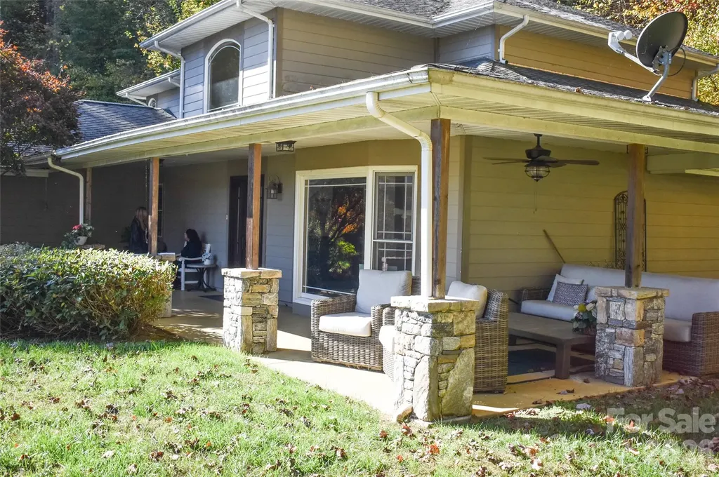 336 Berry Lane Bryson City NC 28713