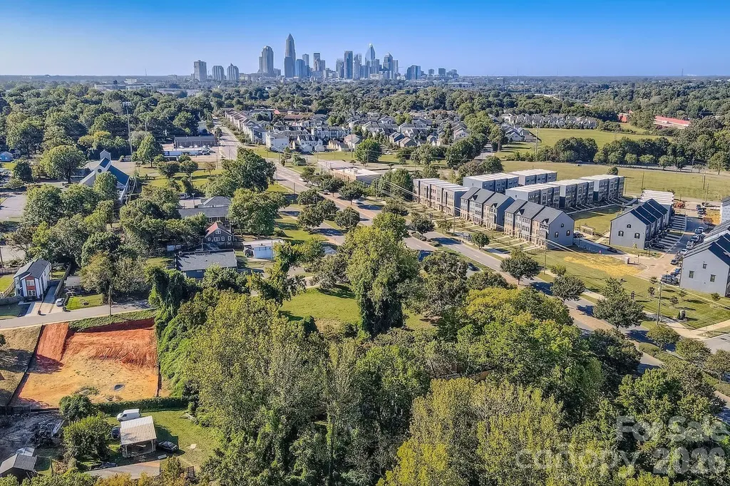 2908 L D Parker Drive Charlotte NC 28206