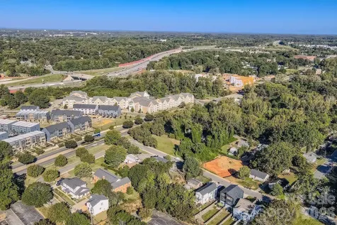 2908 L D Parker Drive Charlotte NC 28206