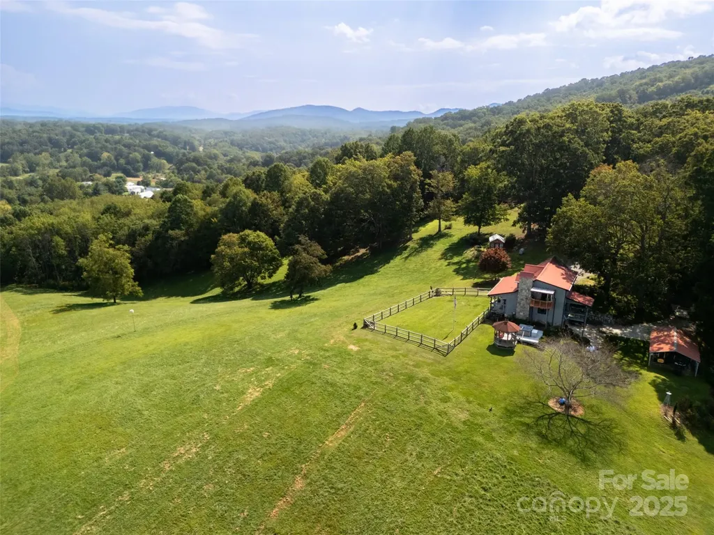 50 Holland Ridge Drive Candler NC 28715