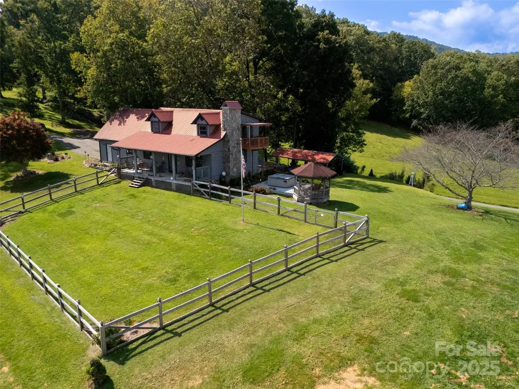 50 Holland Ridge Drive Candler NC 28715
