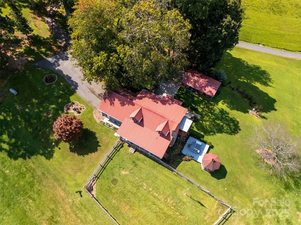50 Holland Ridge Drive Candler NC 28715