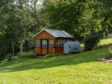 50 Holland Ridge Drive Candler NC 28715