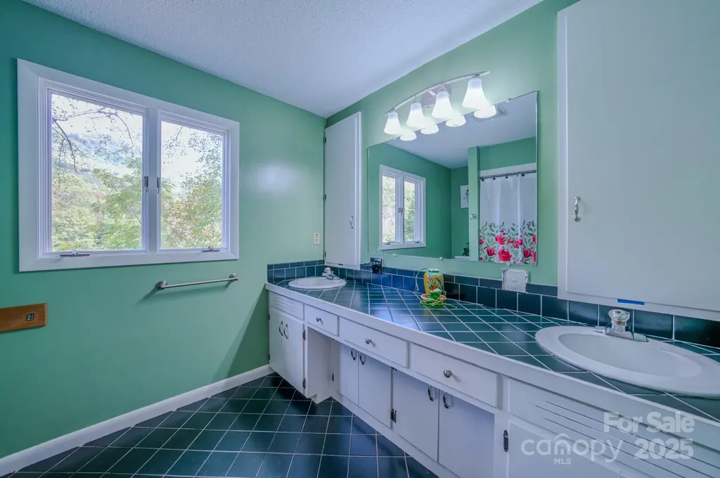 605 Country Club Drive Maggie Valley NC 28751