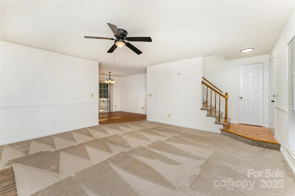 2319 Oak Leigh Drive Charlotte NC 28262