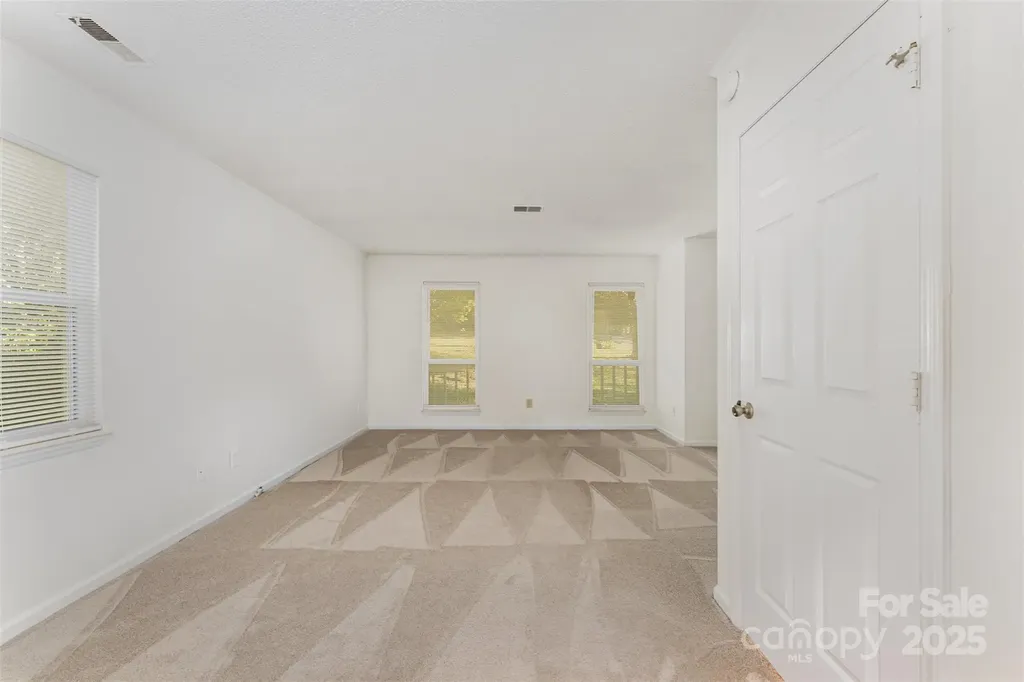 2319 Oak Leigh Drive Charlotte NC 28262