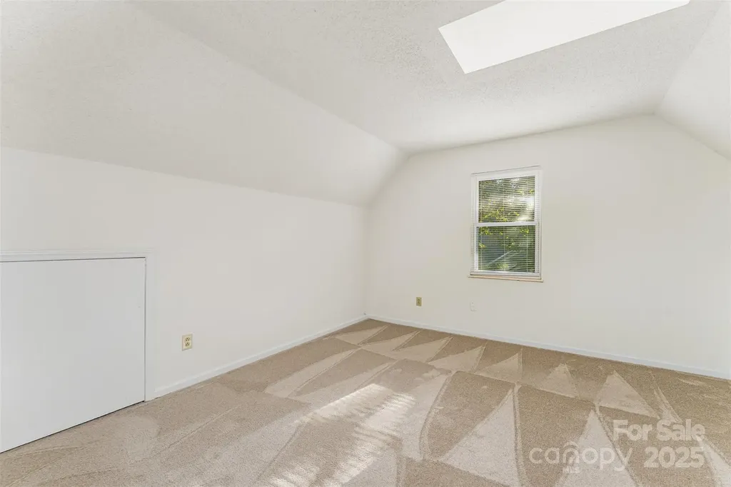 2319 Oak Leigh Drive Charlotte NC 28262