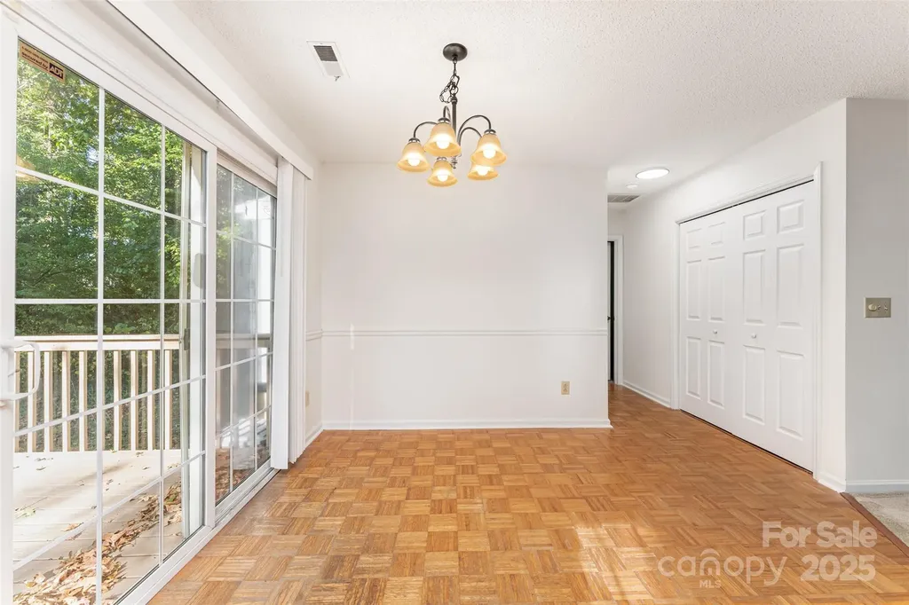 2319 Oak Leigh Drive Charlotte NC 28262