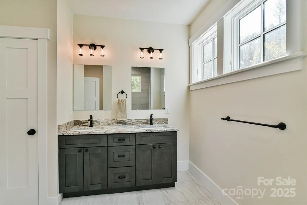 48 Crossings Circle Fairview NC 28730