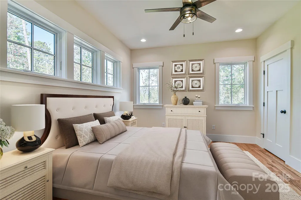 48 Crossings Circle Fairview NC 28730