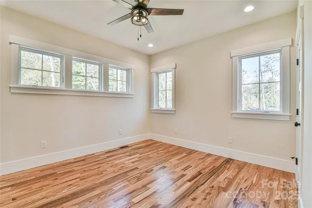 48 Crossings Circle Fairview NC 28730