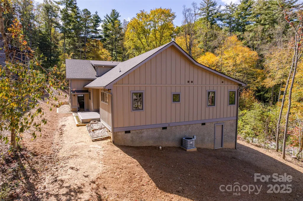 48 Crossings Circle Fairview NC 28730