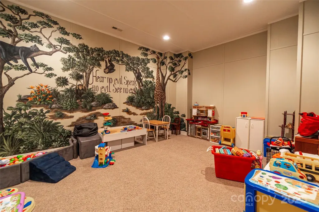 1427 Merrimont Avenue Kings Mountain NC 28086