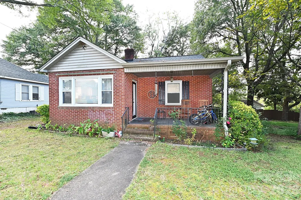 614 S Ashe Avenue Newton NC 28658