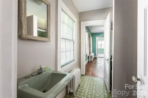 325 Vanderbilt Road Asheville NC 28803