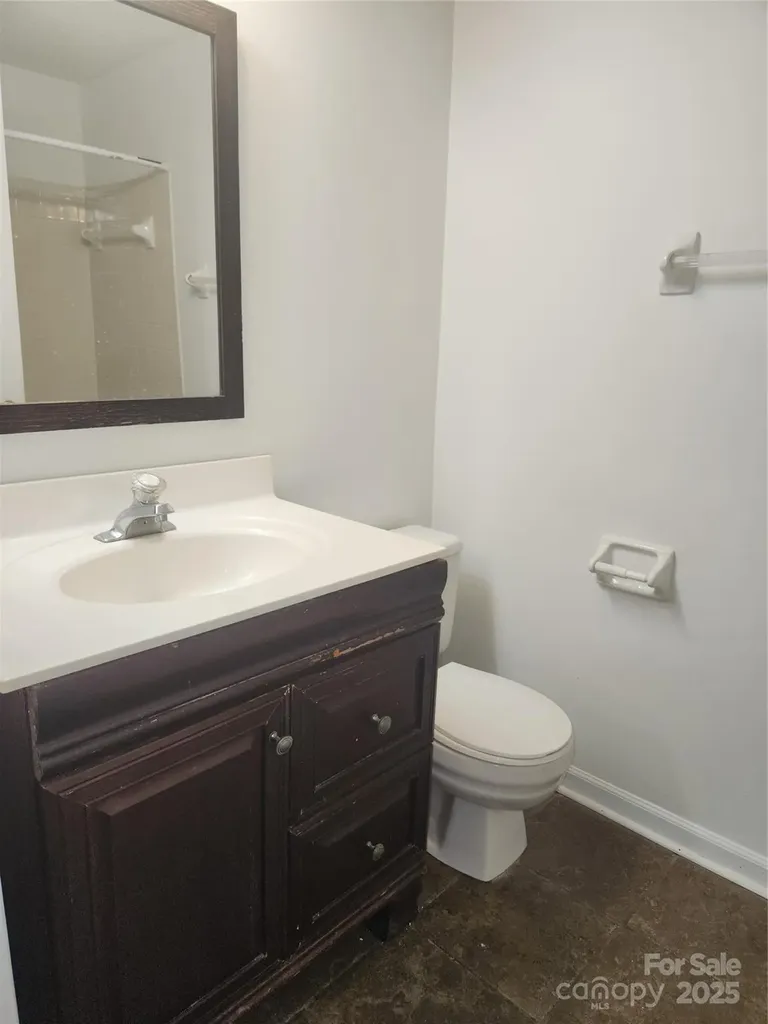 1614-H Arlyn Circle Charlotte NC 28213