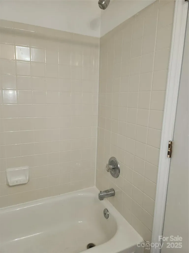 1614-H Arlyn Circle Charlotte NC 28213