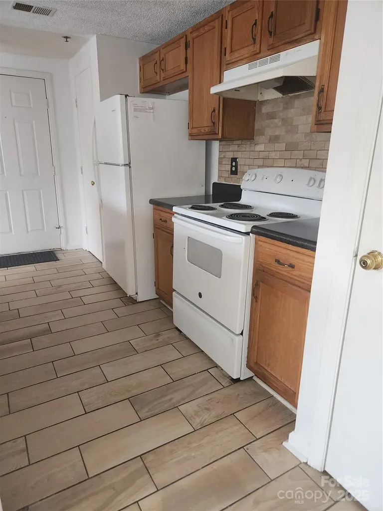 1614-H Arlyn Circle Charlotte NC 28213