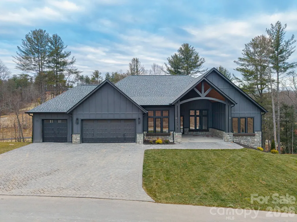 132 Sunridge Avenue Horse Shoe NC 28742