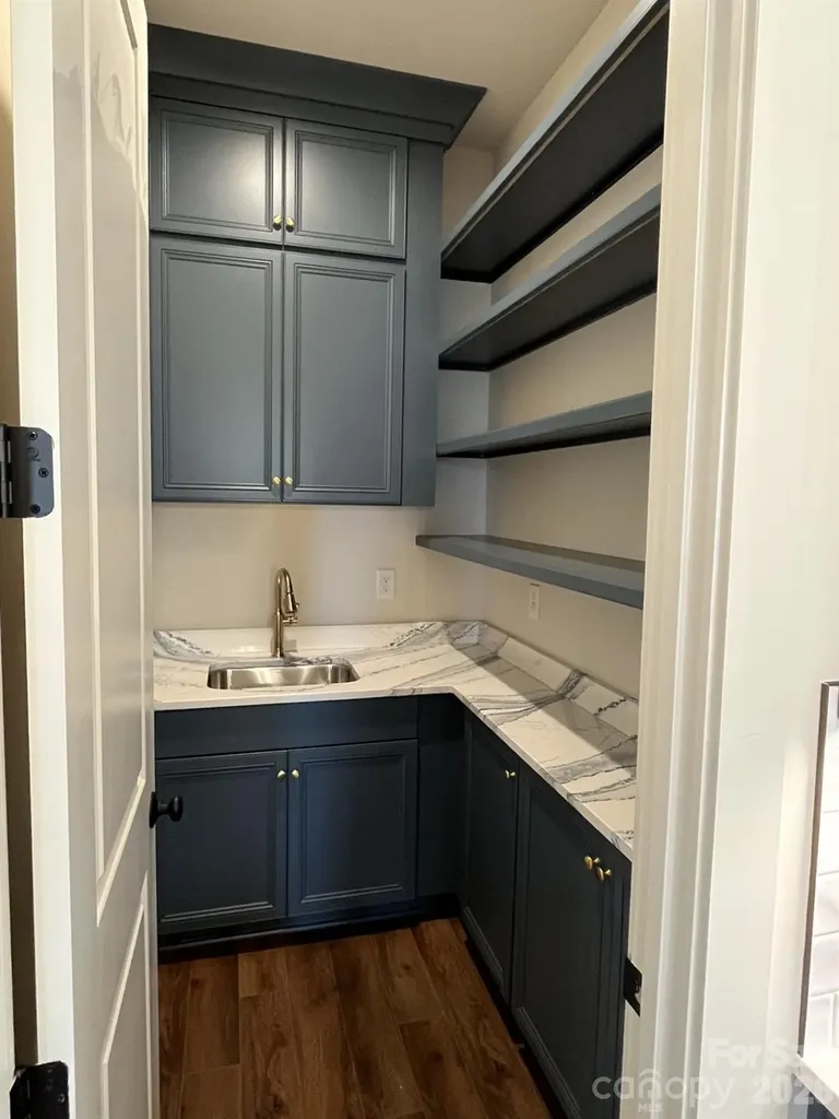 7237 Westrow Avenue Charlotte NC 28278