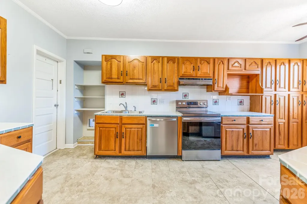 107 Woodland Church Road Clyde NC 28721