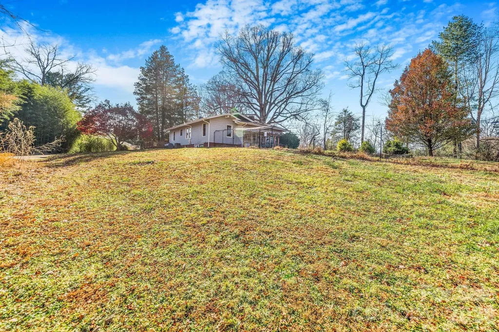 107 Woodland Church Road Clyde NC 28721