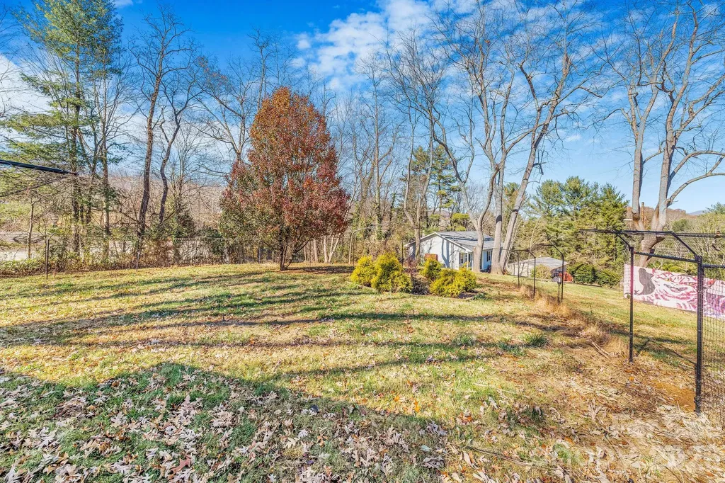 107 Woodland Church Road Clyde NC 28721
