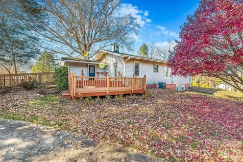 107 Woodland Church Road Clyde NC 28721
