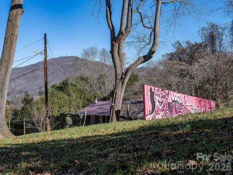 107 Woodland Church Road Clyde NC 28721