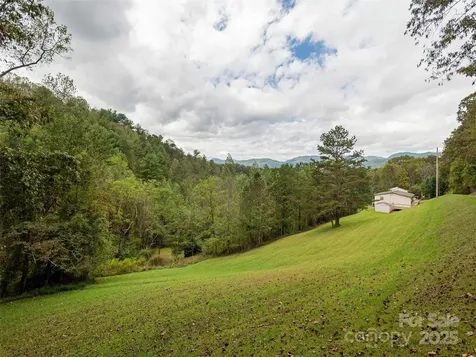 81 Mount Airy Road Marshall NC 28753