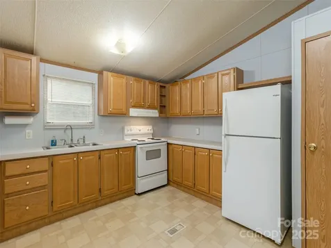 81 Mount Airy Road Marshall NC 28753