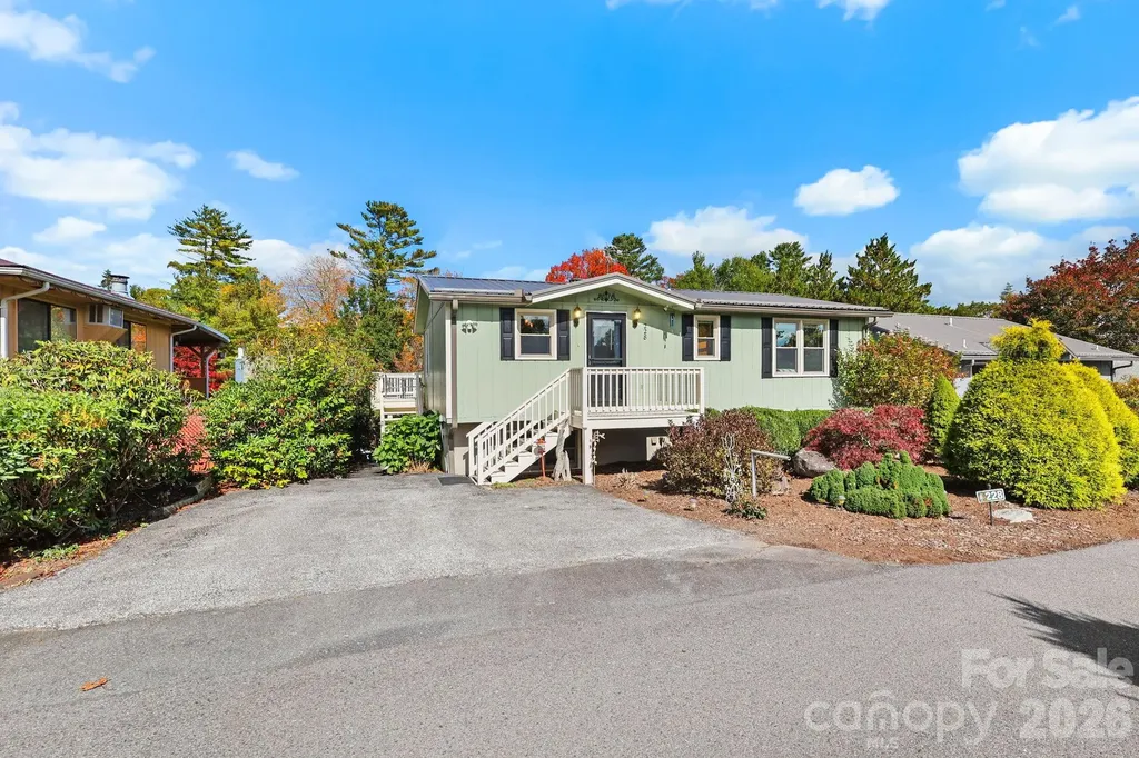 228 Snowshoe Loop Newland NC 28657
