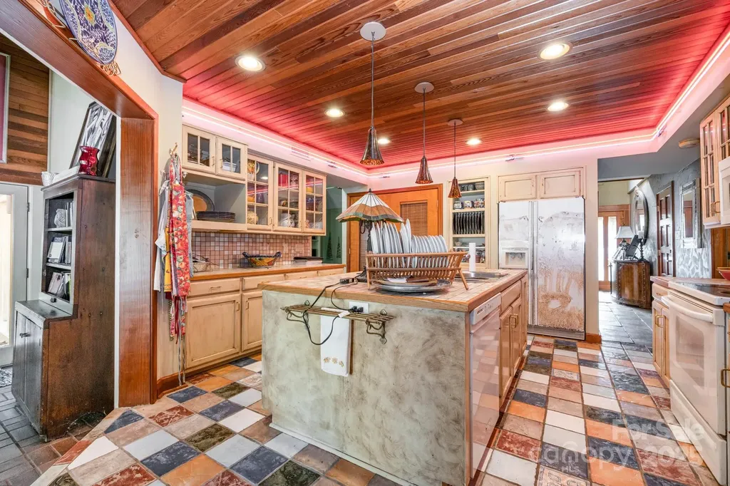2116 8th Street Drive NW Hickory NC 28601