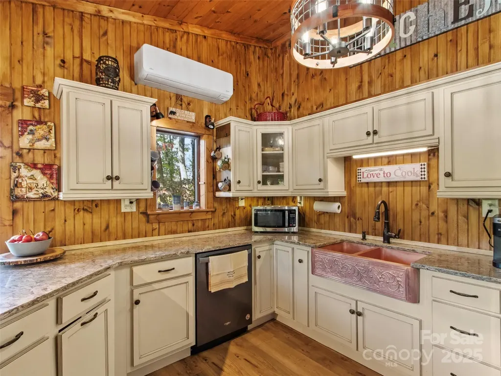 354 Big Ridge Road Burnsville NC 28714