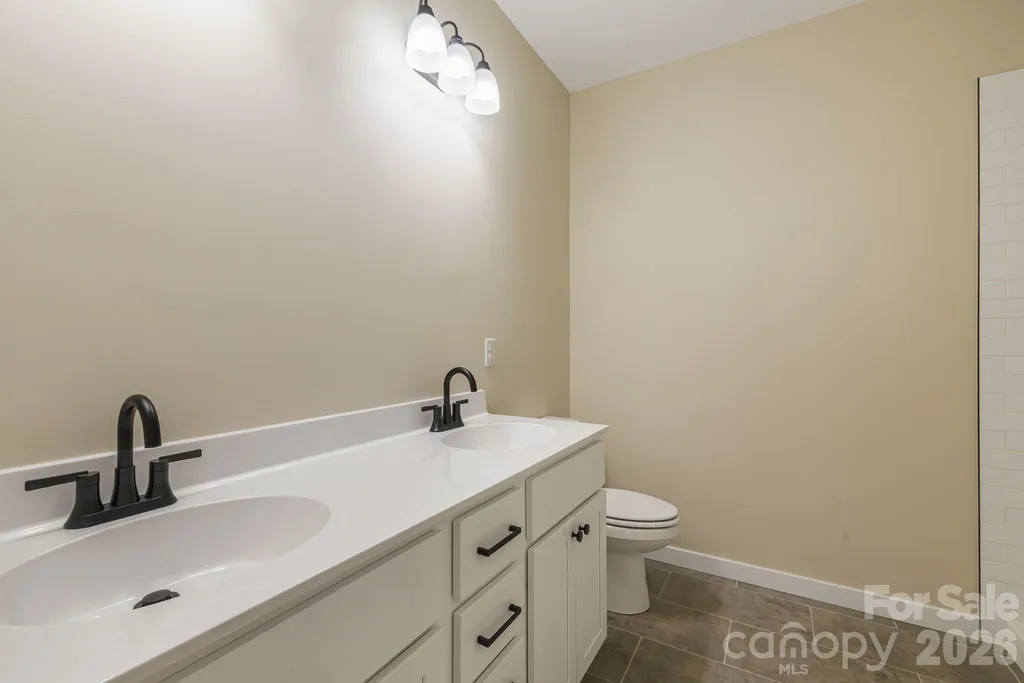 102 Babb Street Waynesville NC 28786