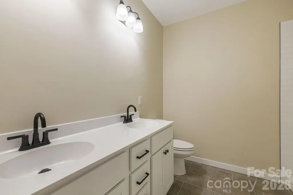 102 Babb Street Waynesville NC 28786