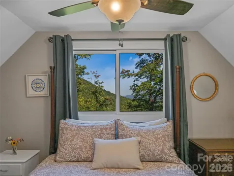 382 Black Oak Cove Road Candler NC 28715