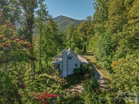 382 Black Oak Cove Road Candler NC 28715